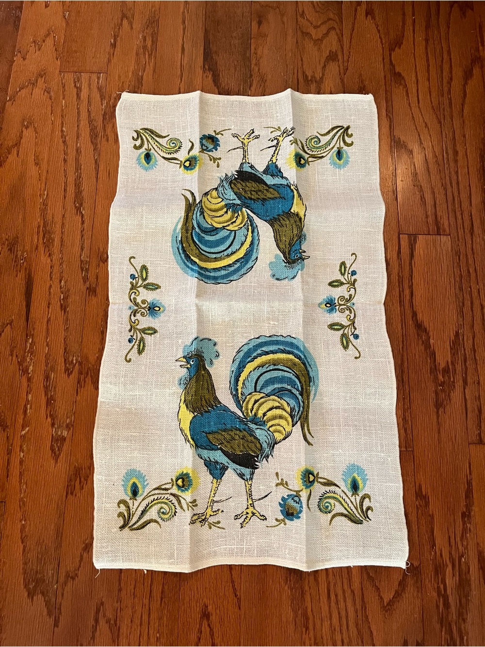 NOS - Vintage Linen Tea Kitchen Dish Towel Roosters Cottage Prairie Country Farm
